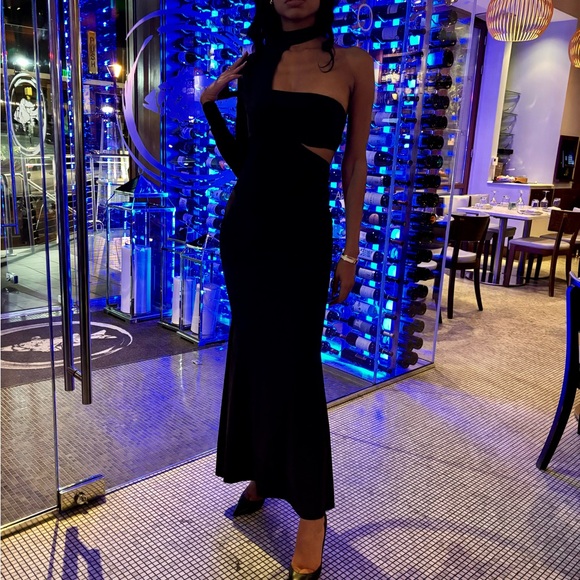 CLUB LONDON | ONE SHOULDER DRESS - Picture 3 of 6